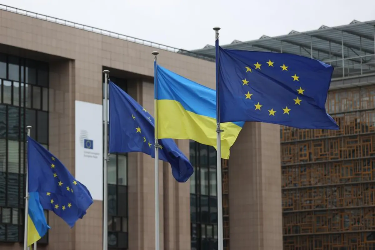 Председатель Европейского совета в соцсети X сообщил о продвижении стратегии ЕС по Украине, основанной на одновременном укреплении Киева и ужесточении давления на Россию.
