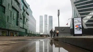 Большинство российских компаний отказались от расширения штата до конца года на фоне снижения спроса, растет доля частичной занятости, но массовых увольнений пока не происходит.