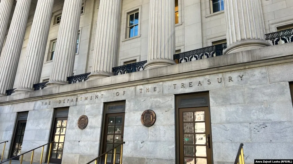 Министерство финансов США объявило о новом пакете санкций против восьми физических и четырёх юридических лиц из Ирана, Турции и ОАЭ, которых обвиняют в содействии иранским закупкам оружия, ракет и беспилотников.