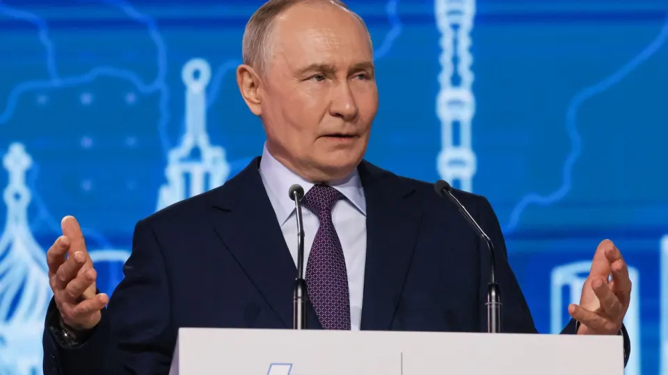 Президент обратился к законодателям с призывом избегать нового витка ограничений после серий блокировок в интернете. Заявление прозвучало на фоне заметного снижения его рейтинга и роста общественного недовольства.