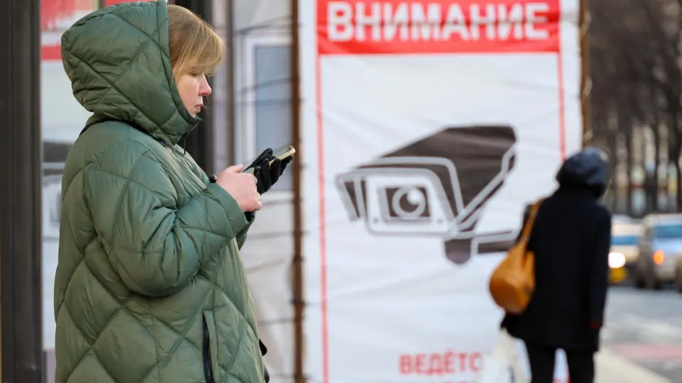 Пользователи заметили, что сообщения со ссылками на ключи для VPN исчезают из диалогов, а при повторной отправке происходит выход из аккаунта. Аналогичные ограничения вводят и другие государственные сервисы.