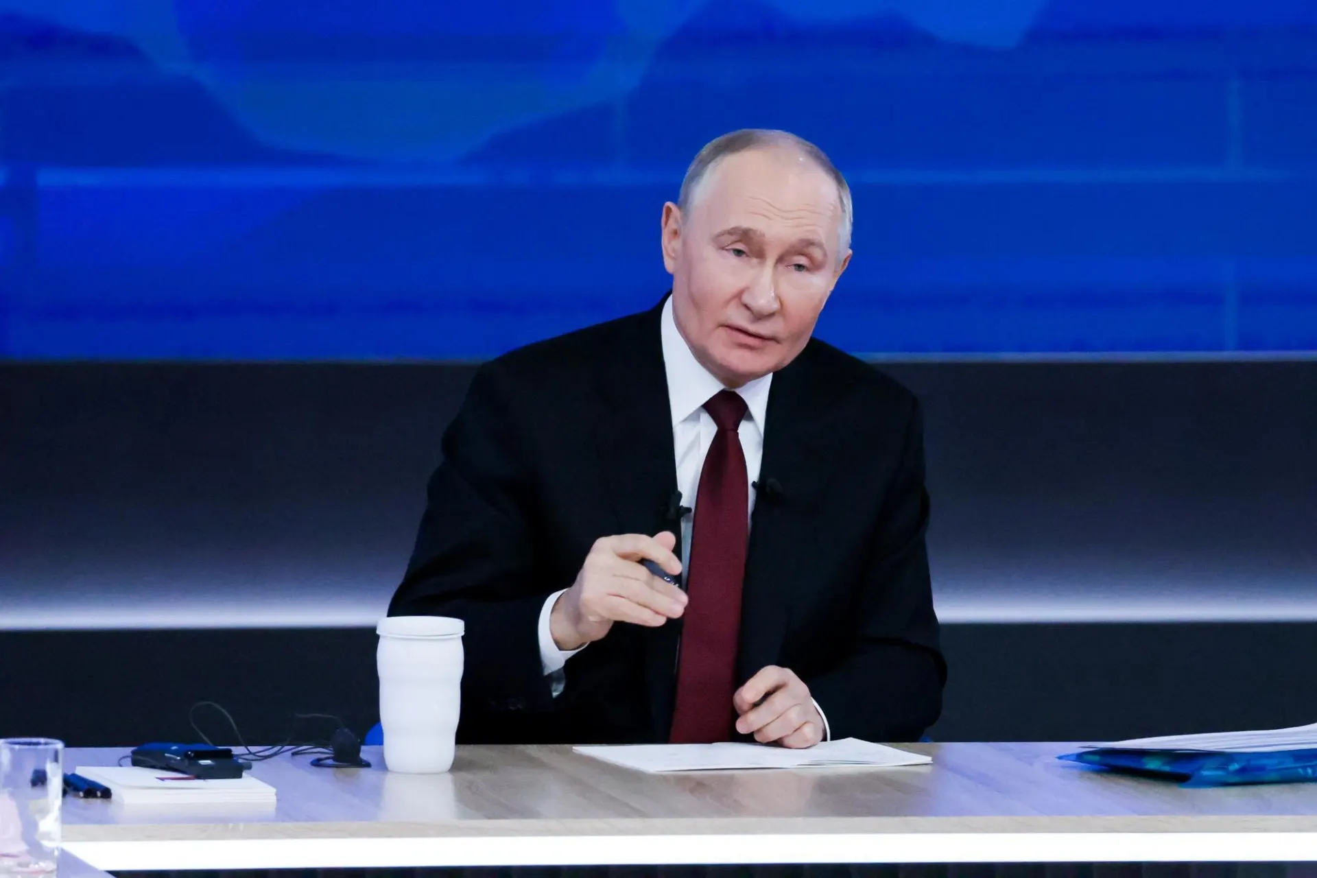 В День медицинского работника президент заявил о намерении наращивать кадровый потенциал и инфраструктуру здравоохранения и призвал повышать престиж медицинских профессий.