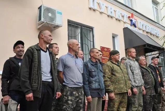 Депутатам приписывают инициативу объявить новую волну призыва на первом заседании новой Госдумы. Одновременно фиксируют сигналы о подготовке мобилизации и наличие принятой законодательной базы.