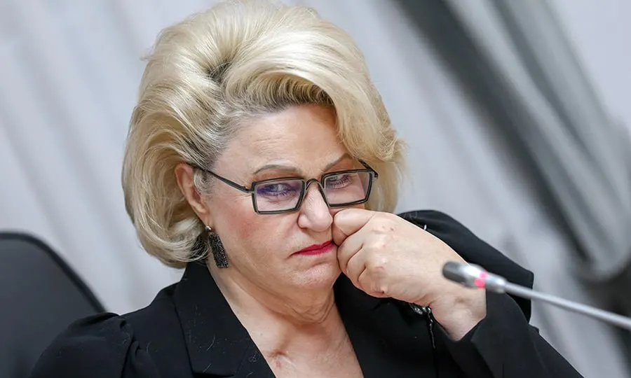 Нина Останина призвала Роскомнадзор и Минцифры использовать опыт ограничений, применённый к Telegram, чтобы сокращать время пребывания детей в онлайн‑играх и защищать их от виртуальных угроз.