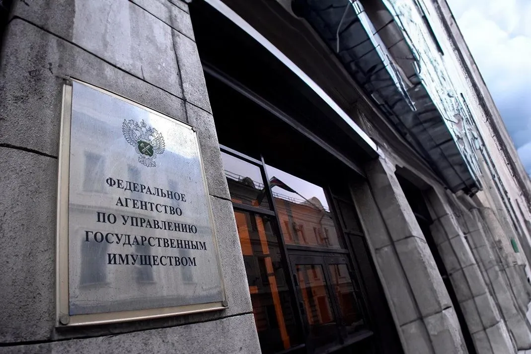 Депутаты отменили ценовой порог и шестимесячную паузу при повторных торгах, расширили контроль над оценщиками и закрепили право оспаривать приватизацию религиозной собственности в любой срок. Закон вступит в силу через 10 дней после публикации.