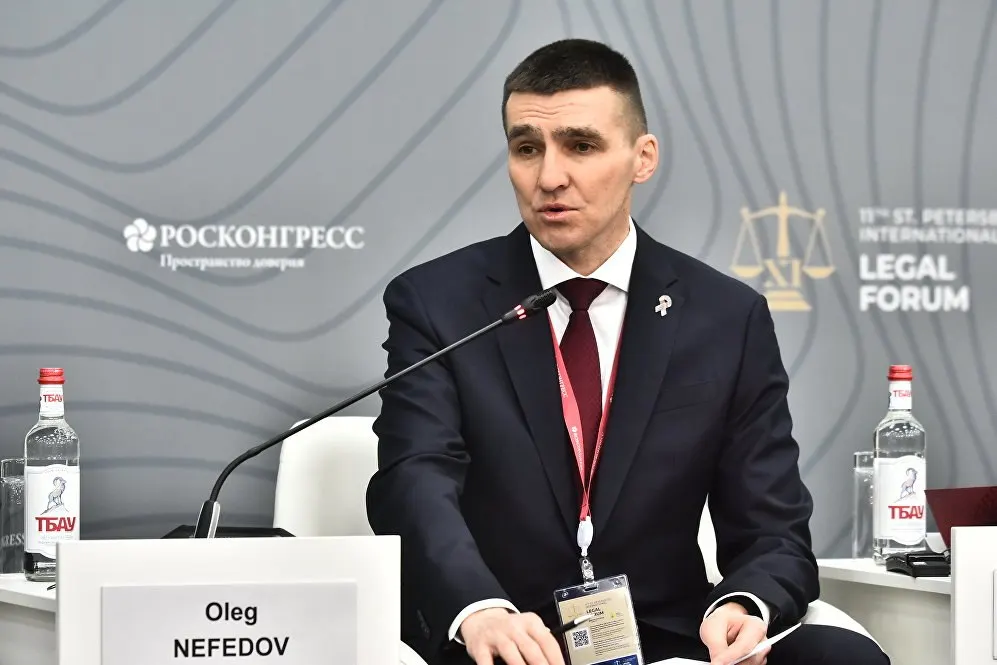 Высшая квалификационная коллегия судей 26 мая рассмотрит ходатайство о рекомендации Олега Нефедова на должность заместителя председателя ВС — руководителя коллегии по гражданским делам. Ранее Нефедов выносил резонансные решения о запрете ряда «движений» и признании организаций экстремистскими.