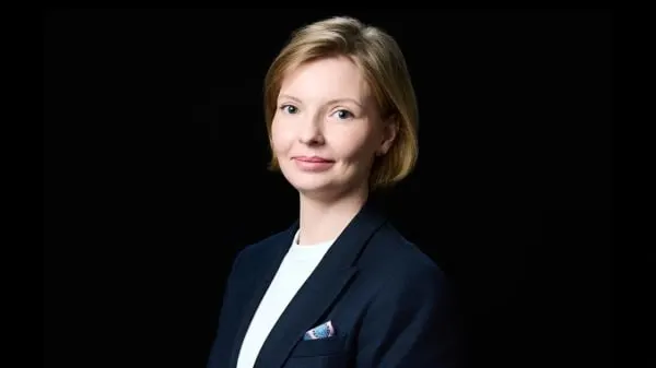 С 1 сентября владельцы доменов в зонах .ru, .рф и .su обязаны подтверждать личность через ЕСИА. Регистраторы уже внедряют процедуру и предлагают корпоративную поддержку для крупных портфелей.