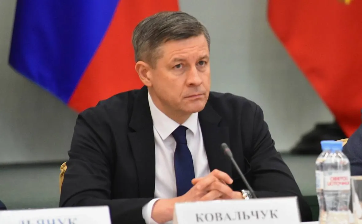 Временно исполняющий обязанности губернатора Брянской области подписал указ об отставке регионального кабинета. Новый состав пока не представлен. Ранее 13 мая Владимир Путин подписал указы об отставках губернаторов Брянской и Белгородской областей.