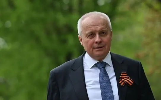 МИД РФ отозвал посла в Армении для консультаций на фоне укрепления связей Еревана с Евросоюзом. Одновременно введены временные ограничения на ввоз ряда армянских товаров.