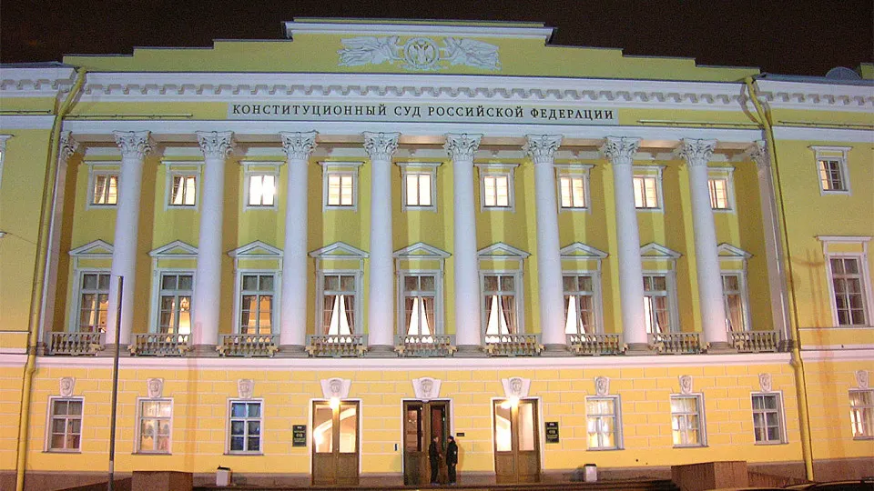 Председатель Конституционного суда заявил, что антикоррупционные иски не должны подпадать под обычные сроки исковой давности. По его словам, коррупция — «конституционный деликт», а механизмы таких исков уже привели к масштабной деприватизации активов на триллионные суммы.