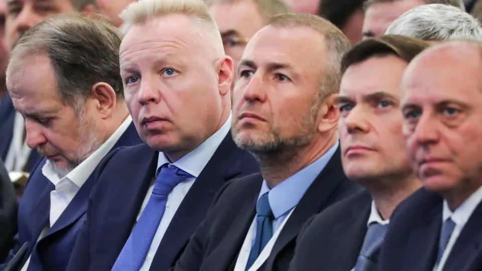 Российский союз промышленников и предпринимателей предлагает не публиковать информацию о делах компаний, которые требуют компенсаций от последствий санкций. Инициатива обсуждается в администрации президента; мнения ведомств по вопросу разделились.