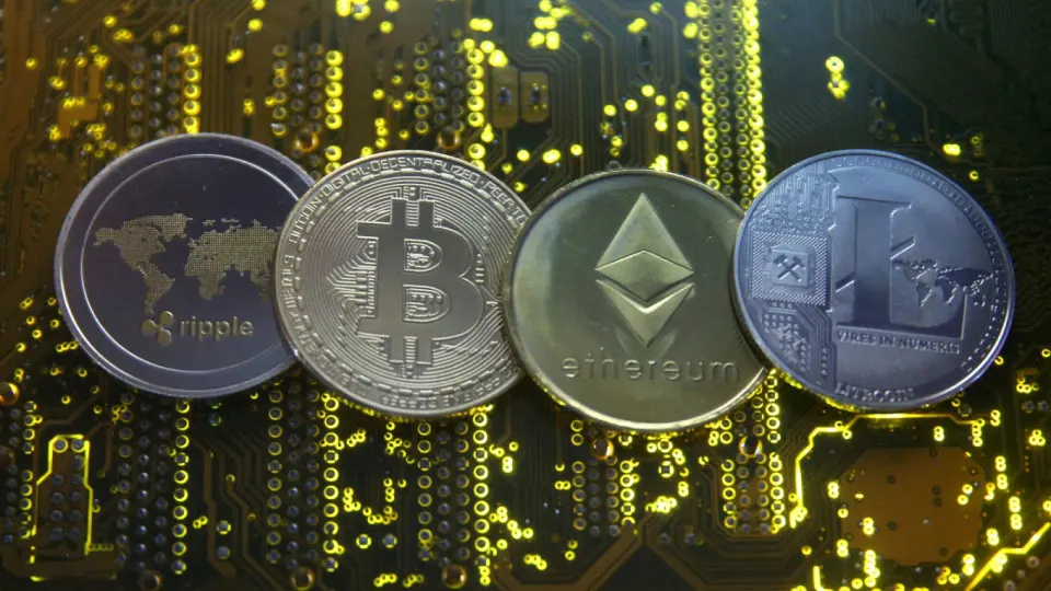 Проект предполагает дополнительные сборы на сделки с Bitcoin, Ethereum, USDT, BNB и USDC, тестирование инвесторов и ограничения на вывод средств; законопроект может быть внесён в Госдуму в июне.