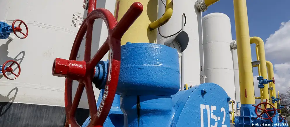 Украина не продлила контракт с российской компанией, и с 1 января был остановлен транзит газа в Европу. Наибольшие последствия испытывает Молдова; другие страны ищут альтернативные маршруты поставок.