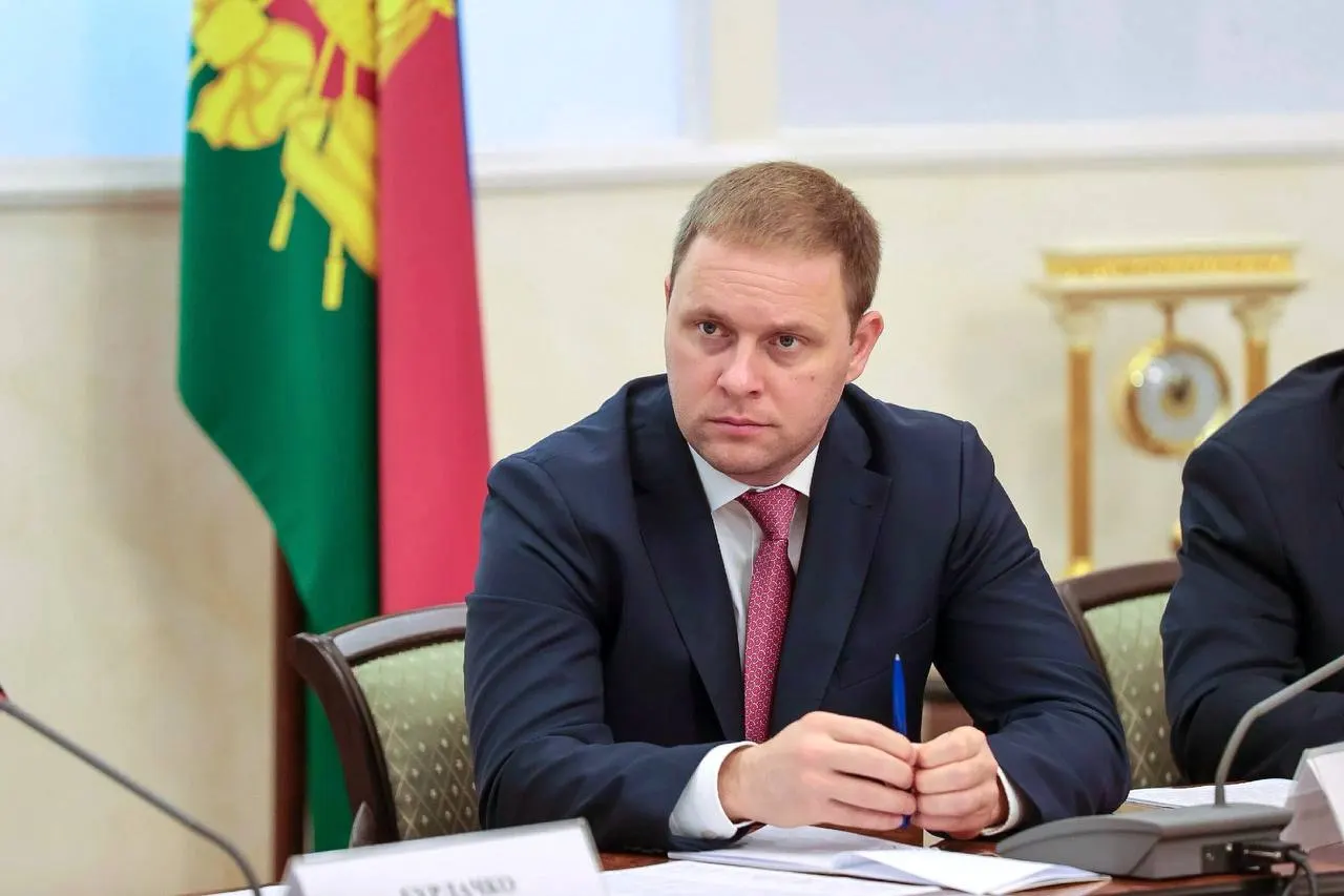 Швец, с более чем десятью годами работы в органах власти и пятилетним опытом руководства Анапы, назначен на пост главы госкорпорации «Туризм РФ».