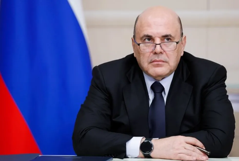 По данным утечек, Наталия Стенина в 2022 году положила в банк 12 миллиардов рублей — при официальном доходе в несколько десятков тысяч рублей в месяц это вызывает вопросы о происхождении средств. Расследование также указывает на связи с бизнесменом и зарубежными компаниями.