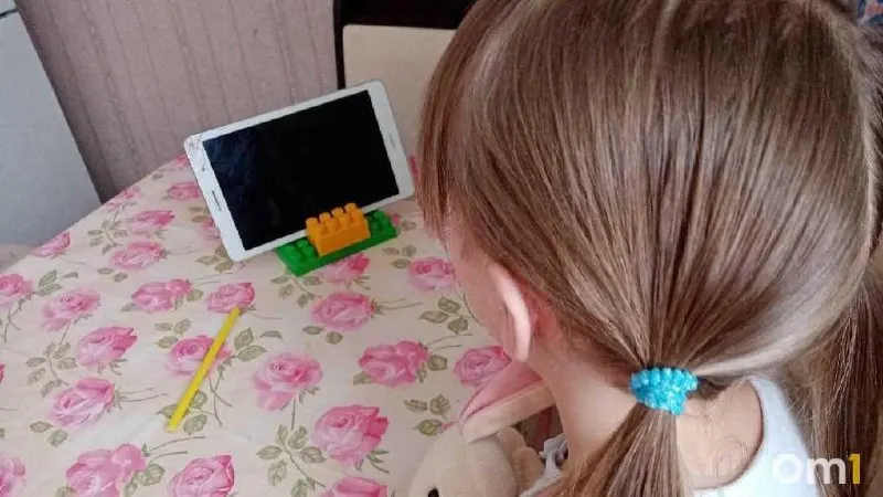 Минцифры и Roblox договорились о соблюдении российского законодательства и усилении защиты детей; в июне появятся возрастные режимы, а ведомство обратилось в правоохранительные органы с просьбой поддержать снятие ограничений на доступ.