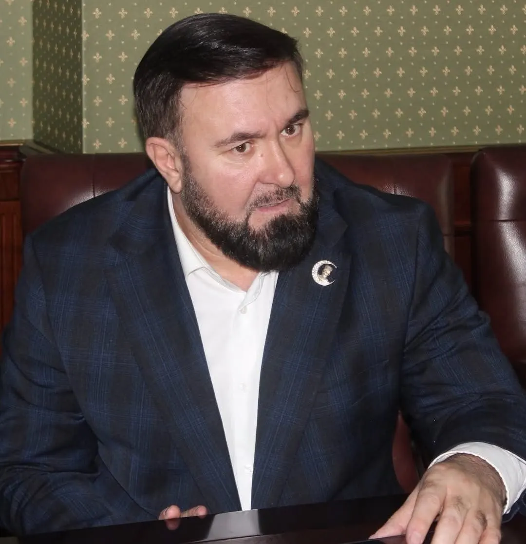 Президент подписал распоряжение о поощрении, в котором упомянут омбудсмен Чечни Мансур Солтаев — его назначение и публичные действия вызывают споры из‑за обвинений в адрес правозащитников.
