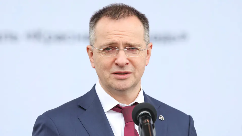 Он заявил, что государство должно проверять качество фильмов на всех этапах и не допускать к прокату низкокачественные ленты, снятые на бюджетные средства; обсуждается и создание экспертного совета по историческому контенту.