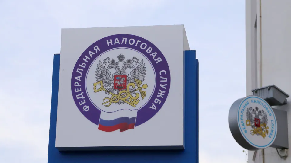 Федеральная налоговая служба рекомендовала регионам ужесточить налоговую политику — расширить налогооблагаемую базу и пересмотреть льготы — чтобы закрыть рекордный дефицит местных бюджетов в 1,5 трлн рублей.
