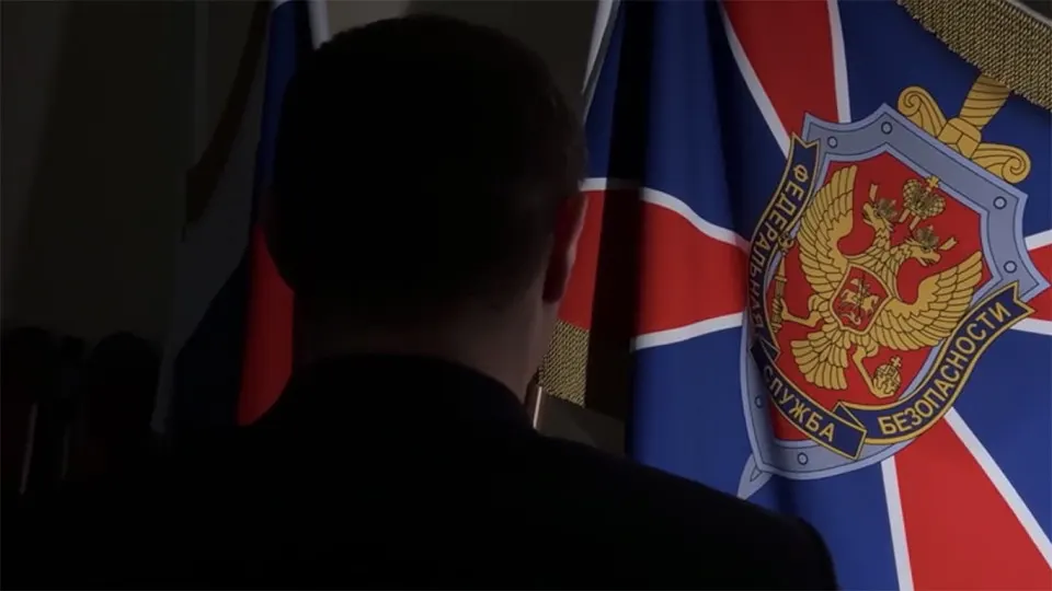 Передача контроля Второй службе ФСБ и последовавшие отключения мессенджеров и интернета спровоцировали противостояние между спецслужбой и гражданскими структурами, которые опасаются общественного недовольства перед сентябрьскими выборами.