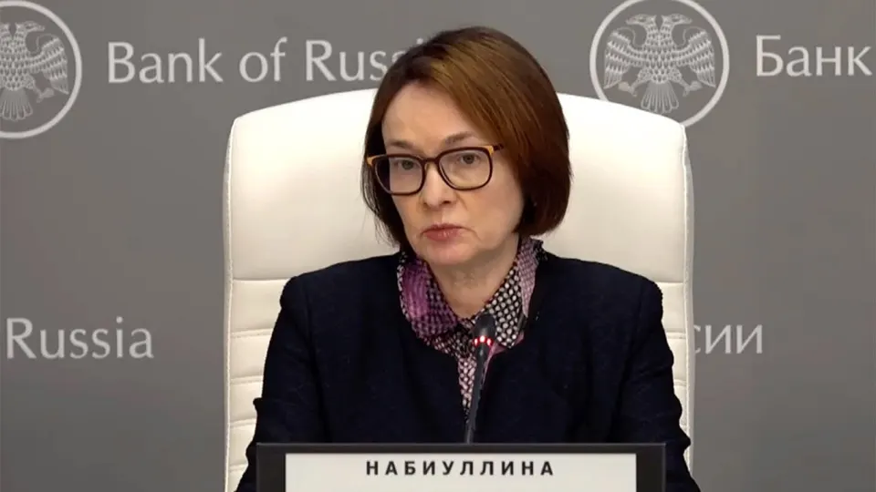 Глава Центробанка вернулась и заявила, что пропала из публичного поля из‑за простуды и потери голоса. Тем временем в администрации обсуждают варианты её преемника; среди названных кандидатов — Максим Орешкин и Пётр Фрадков.