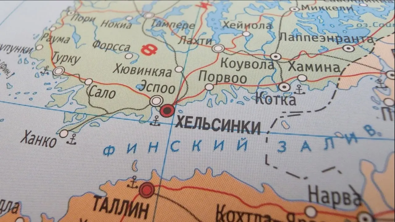 С 1 июля Россия увеличила тарифы на железнодорожные перевозки в Финляндию в восемь раз. Это делает импорт удобрений убыточным: поставки, покрывавшие 10–15% финского рынка, могут остановиться в ближайшие недели.