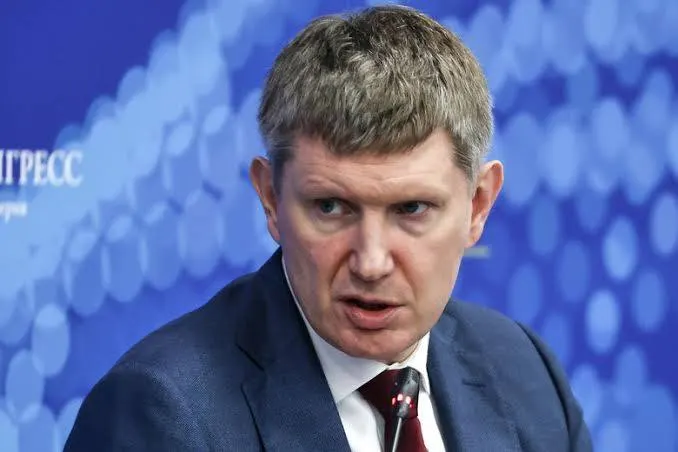 Минэкономразвития утвердило правило: с 1 сентября 2026 года крупные гостиницы обязаны принимать гостей при подтверждении личности через национальный мессенджер; помощь в подключении окажет VK.