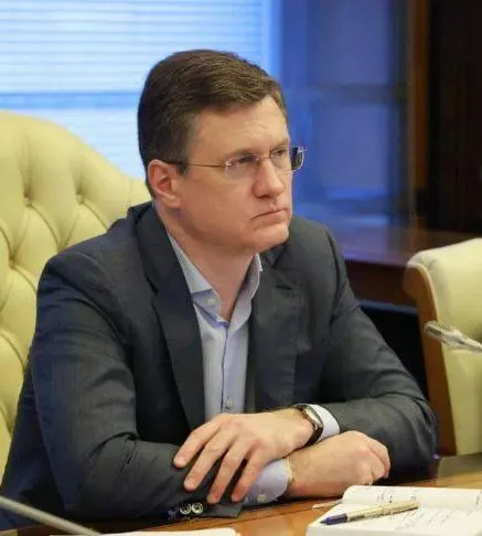 Александр Новак провёл совещание по рынку топлива: регионы отчитались о запасах, логистике и обеспечении экстренных служб, профильным ведомствам поручено усилить мониторинг и координацию, чтобы не допустить локальных сбоев.