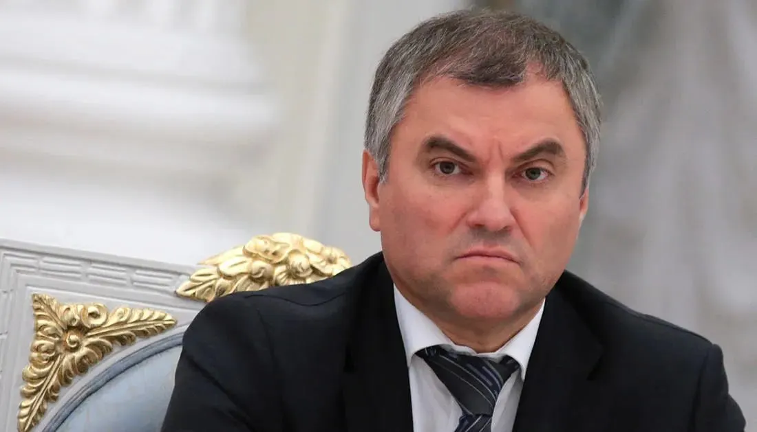 Председатель Госдумы призвал к единству и спокойствию, отметив, что страна уже преодолевала серьёзные испытания и справилась с ними.