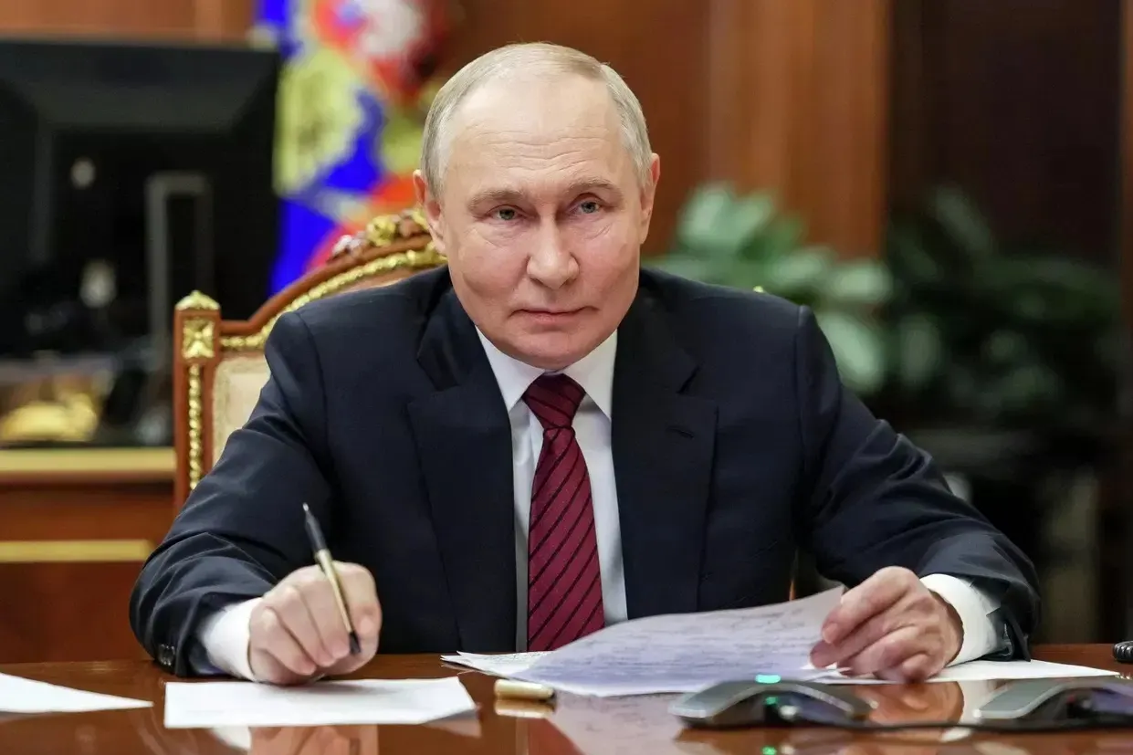 За семь с половиной месяцев 2026 года безвозмездные поступления в бюджет достигли 383,69 млрд рублей, демонстрируя значительный рост финансирования государства со стороны бизнеса.