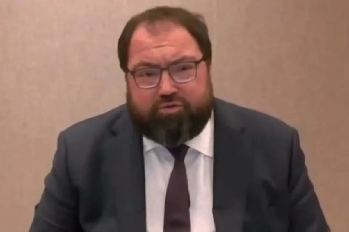 Глава Минцифры сообщил, что введение механизма проверки разработчиков Google может повлиять на доступ к отечественным приложениям на Android; ведомство оценивает риски и ищет пути их минимизации.