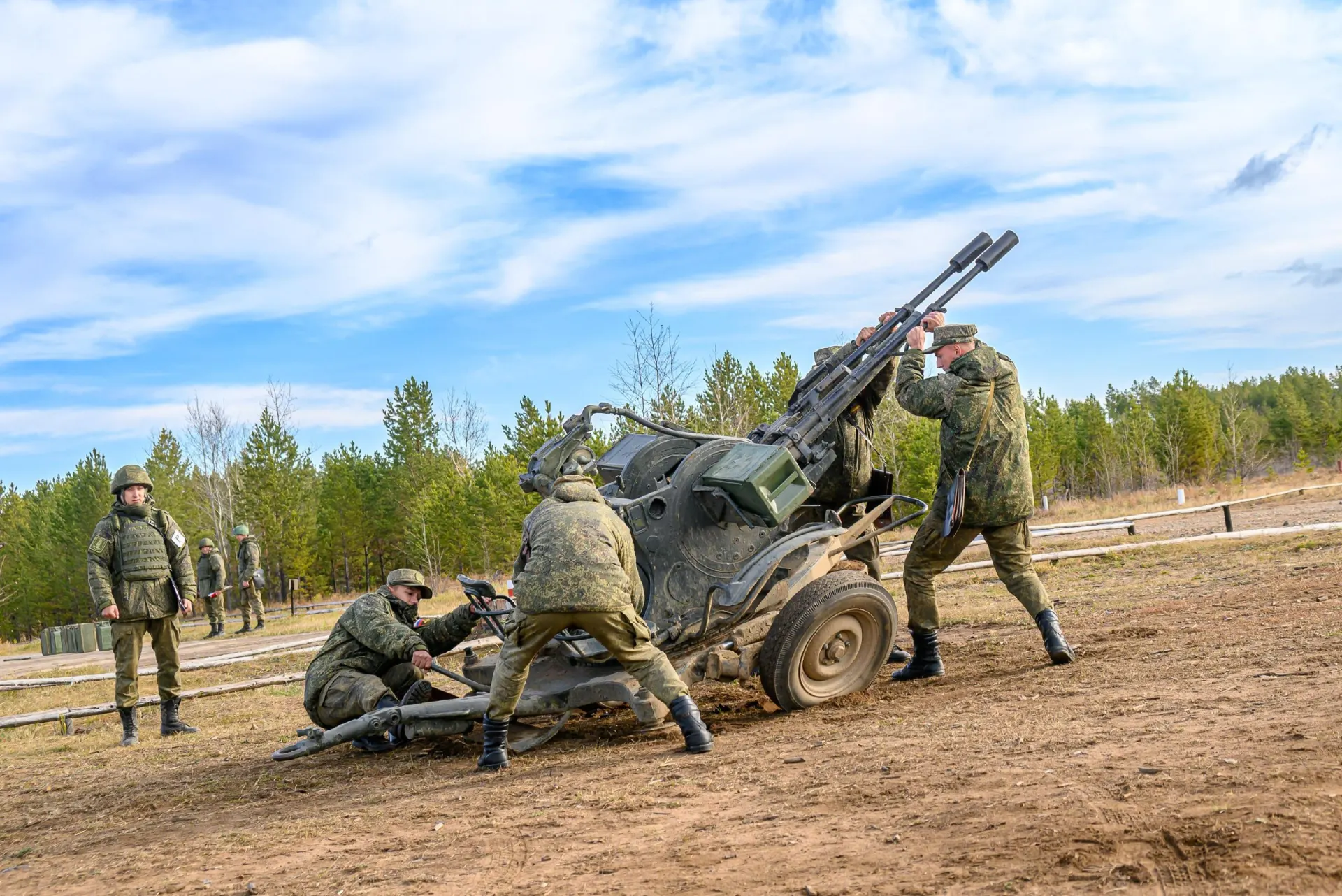Ожидается увеличение состава армии примерно на 15,5 тысяч военнослужащих.