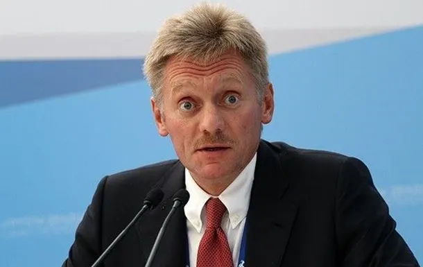 Пресс-секретарь президента сообщил, что в РФ не ограничивают доступ журналистов и что Москва взаимодействует со всеми СМИ.