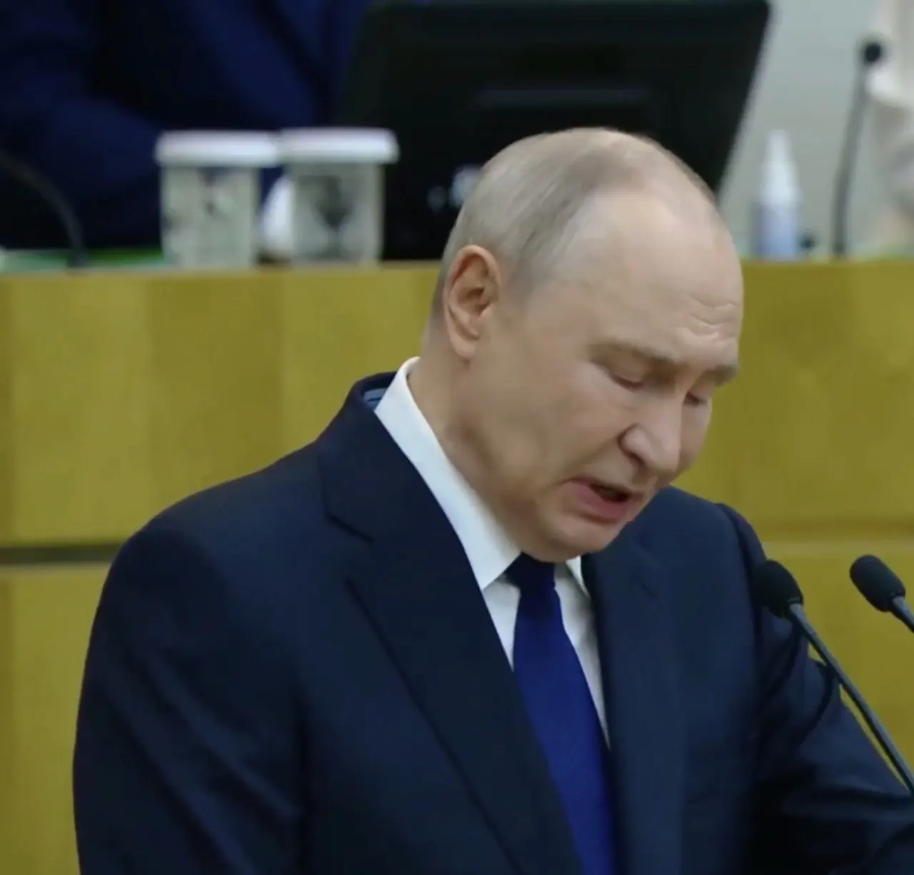 Президент на первом заседании Госдумы нового созыва подчеркнул устойчивость экономики, суверенный курс и поддержку вооружённых сил и семей.