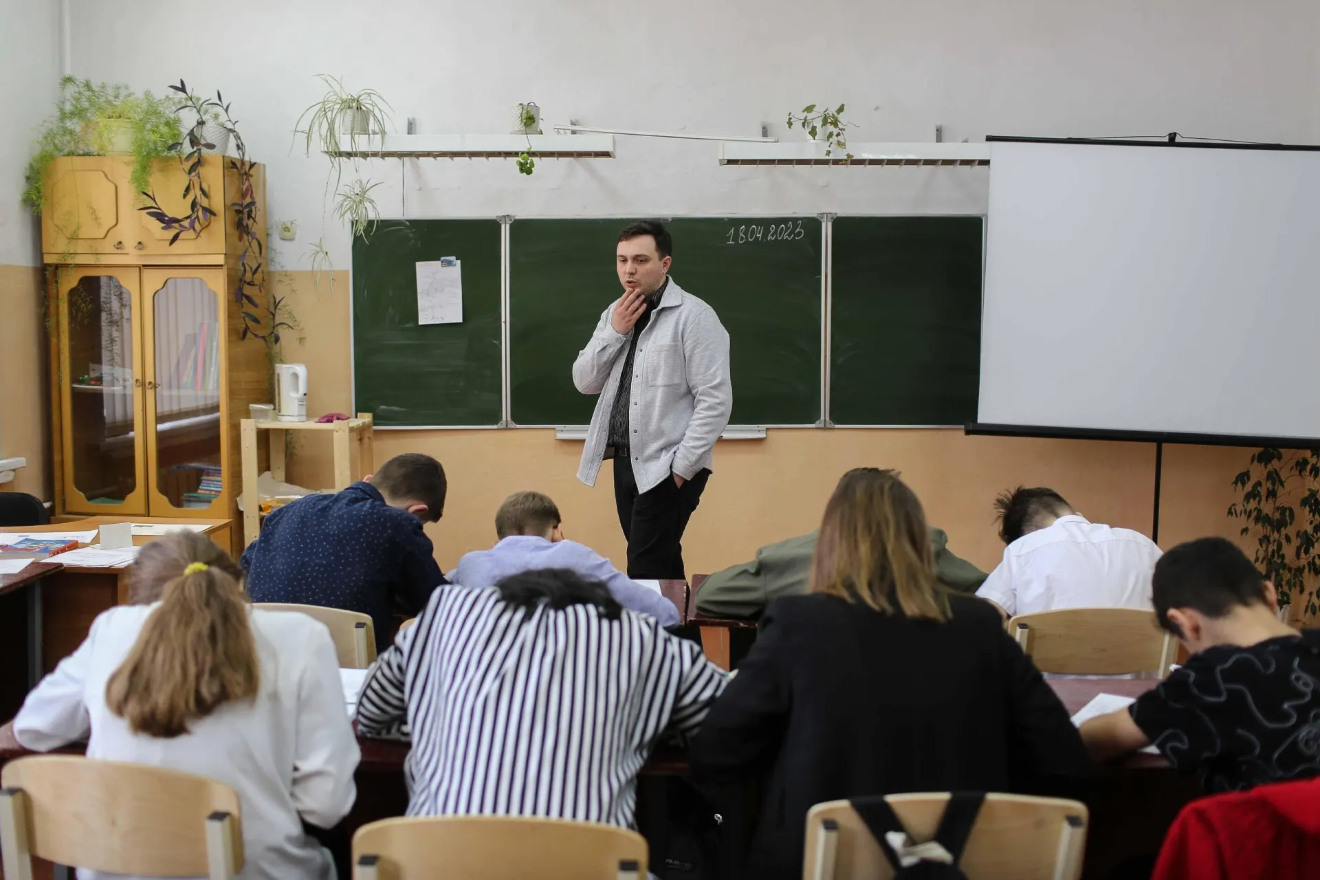 Минпросвещения введено дополнительное занятие истории в расписание; изменения затронули не всех учащихся.