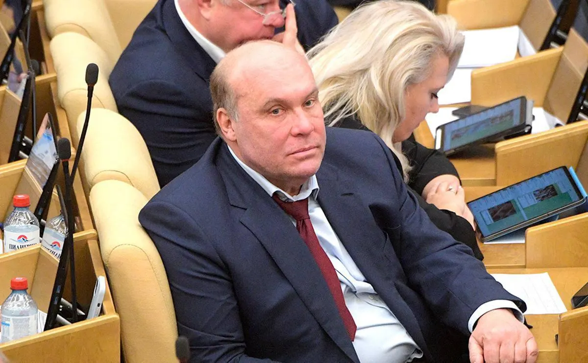 Депутат назвал сообщения слухами иностранных спецслужб и призвал россиян не поддаваться панике.