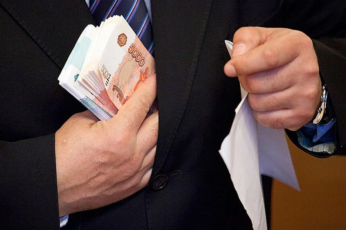 В отрасли кино вводят ограничения на финансирование проектов, демонстрирующих коррупцию среди сотрудников правоохранительных органов; решение обсуждается без закрепления в законе.