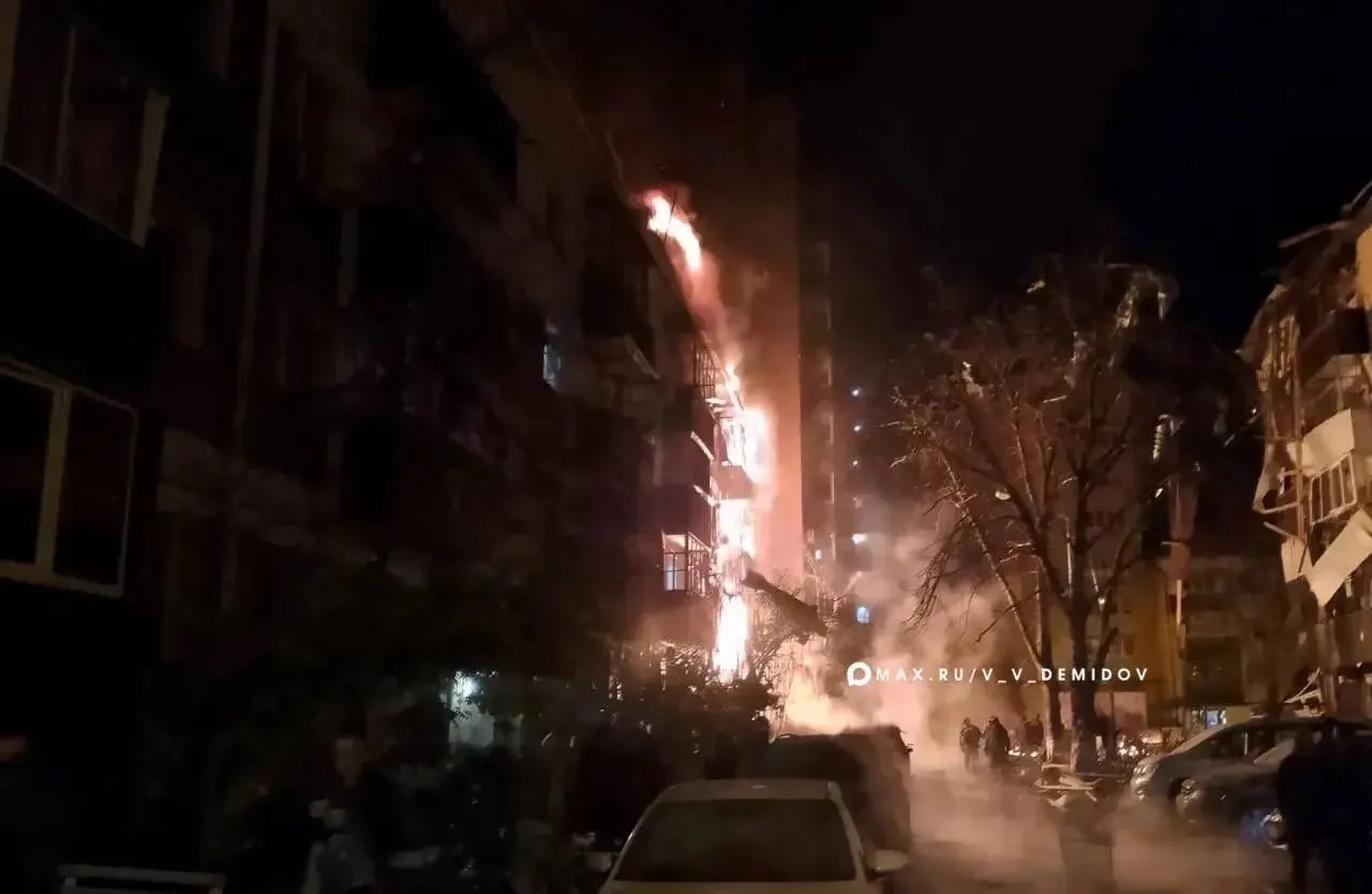 Ночные атаки беспилотников затронули Белгородскую и Воронежскую области; зафиксированы погибший и пострадавшие среди гражданского населения.